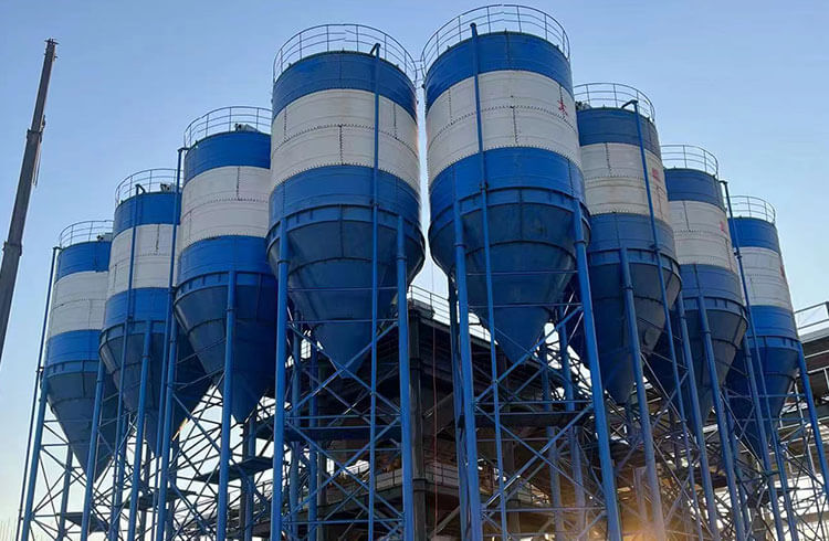 https://www.chand-machinery.com/wp-content/uploads/2024/10/flaky-cement-silo-1-1.jpg