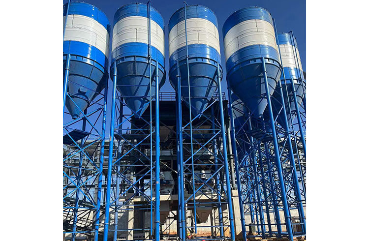 https://www.chand-machinery.com/wp-content/uploads/2024/10/flaky-cement-silo-2.jpg