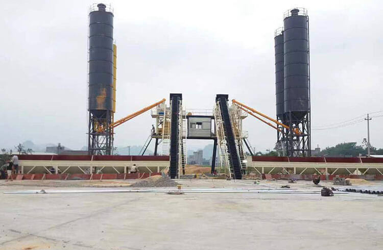 https://www.chand-machinery.com/wp-content/uploads/2024/10/hzs90-concrete-mixing-plant-1.jpg