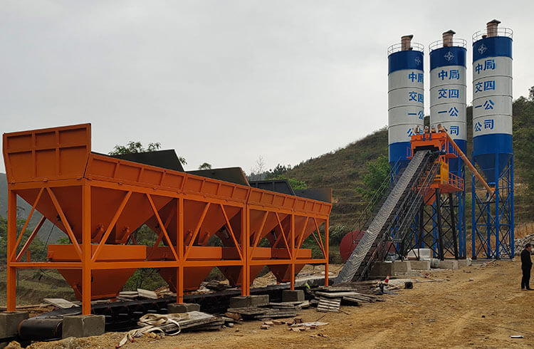 https://www.chand-machinery.com/wp-content/uploads/2024/10/hzs90-concrete-mixing-plant-5.jpg