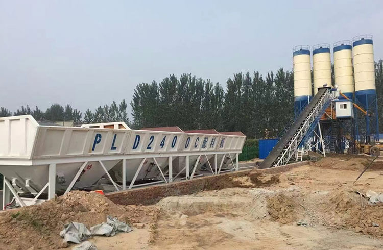 https://www.chand-machinery.com/wp-content/uploads/2024/10/hzs90-concrete-mixing-plant-7.jpg