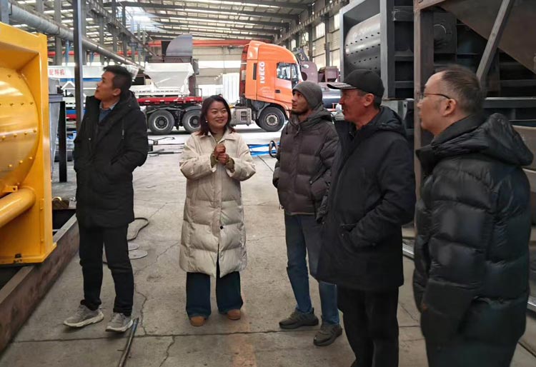 Kyrgyzstan customers visiting Changda Machinery